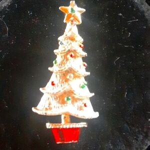 Festive Christmas Tree Brooch with Star